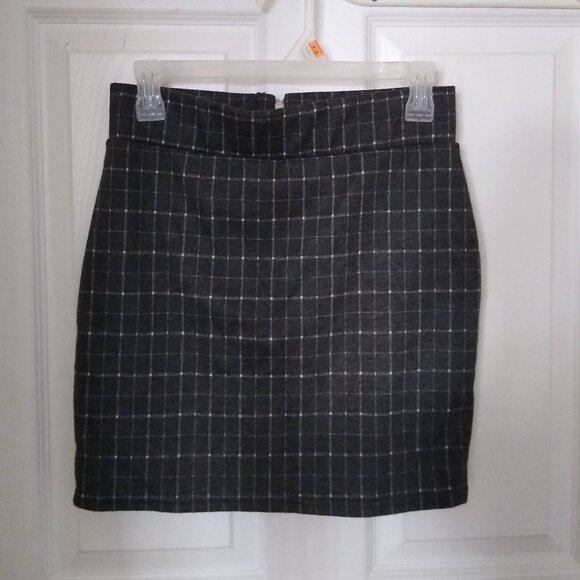 Revamped Plaid Mini Skirt Size Medium with front zipper - Picture 2 of 4